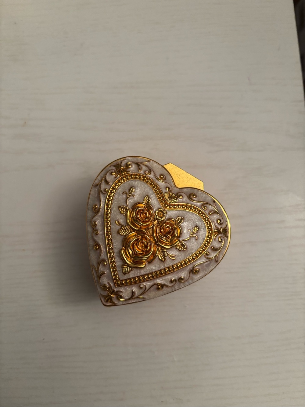 Heart-Shaped Gold & Ivory Floral Key/Card Holder